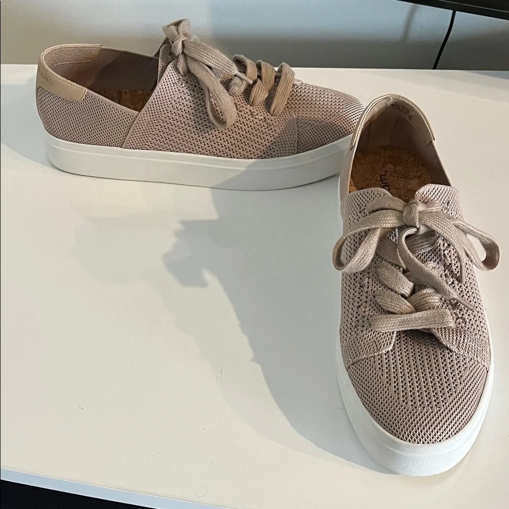 Lucky Brand Women Taupe Knit Lace-Up Sneakers Combine with‎ style and comfort
